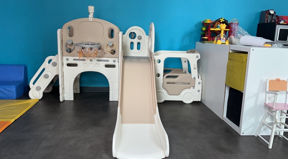 L'espace motricité et son toboggan